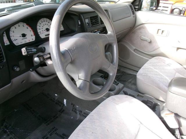 Photo of 2003 Lunar Mist Metallic Toyota Tacoma
