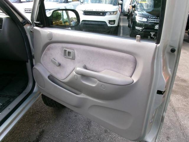 Photo of 2003 Lunar Mist Metallic Toyota Tacoma