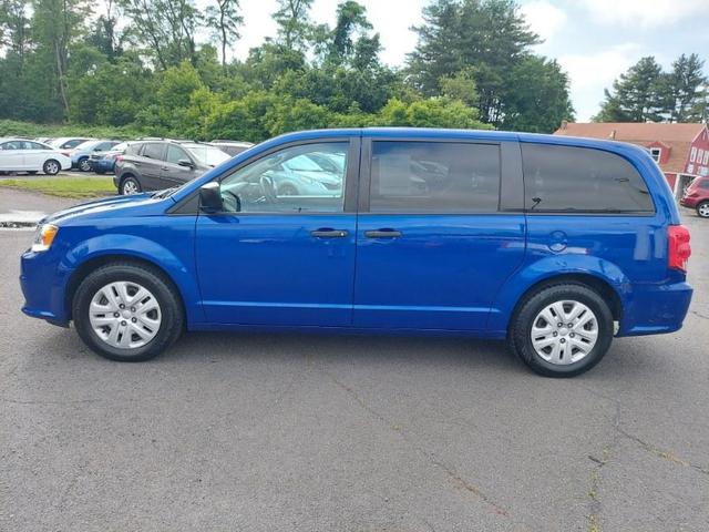 Photo of 2019 Indigo Blue Clearcoat Dodge Grand Caravan