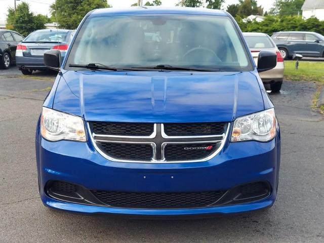 Photo of 2019 Indigo Blue Clearcoat Dodge Grand Caravan