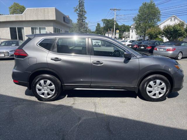 Photo of 2017 Gray Nissan Rogue