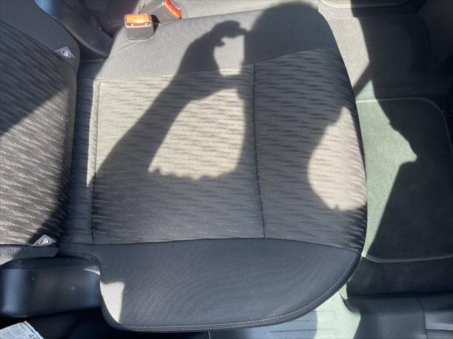 Photo of 2017 Gray Nissan Rogue