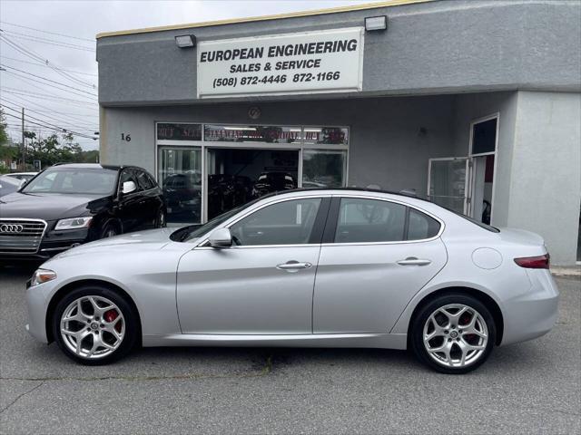 Photo of 2021 Silver Alfa Romeo Giulia