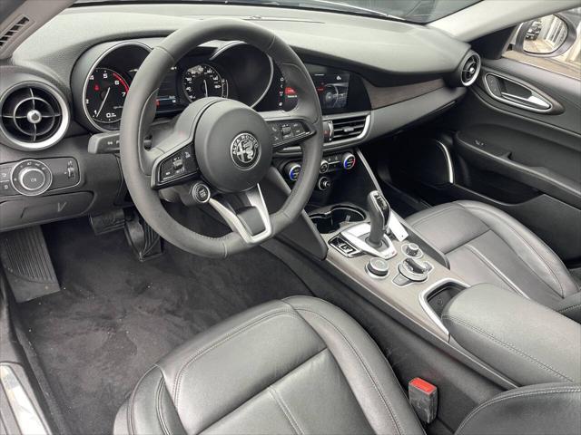 Photo of 2021 Silver Alfa Romeo Giulia