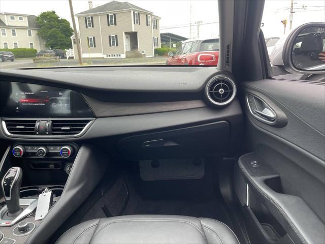Photo of 2021 Silver Alfa Romeo Giulia