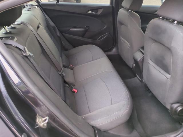 Photo of 2016 Blue Ray Metallic Chevrolet Cruze
