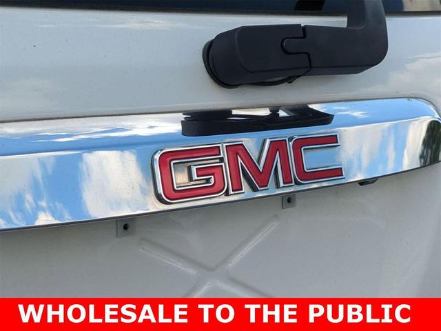 Photo of 2010 Summit White GMC Acadia