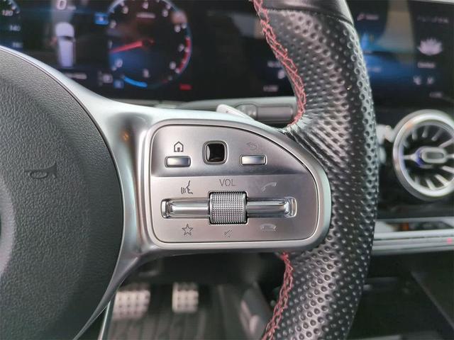 Photo of 2022 Polar White Mercedes-Benz AMG GLB 35
