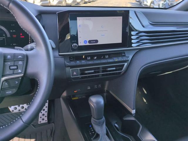 Photo of 2025 Ice Cap Toyota Camry
