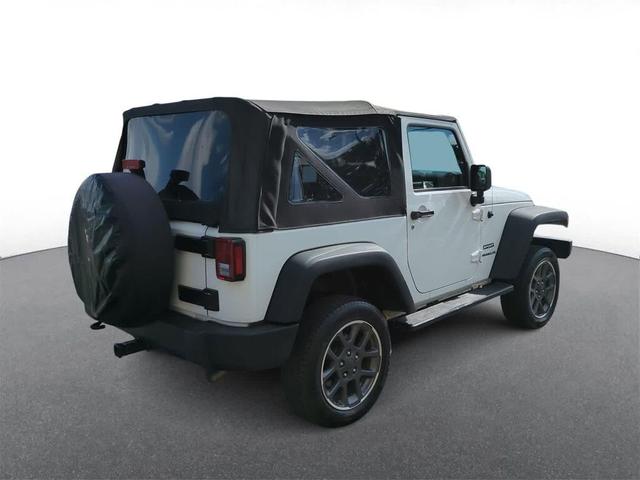 Photo of 2015 Bright White Jeep Wrangler