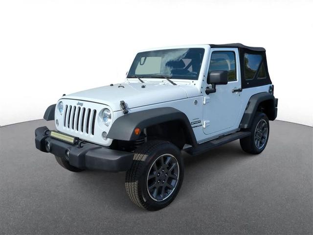Photo of 2015 Bright White Jeep Wrangler