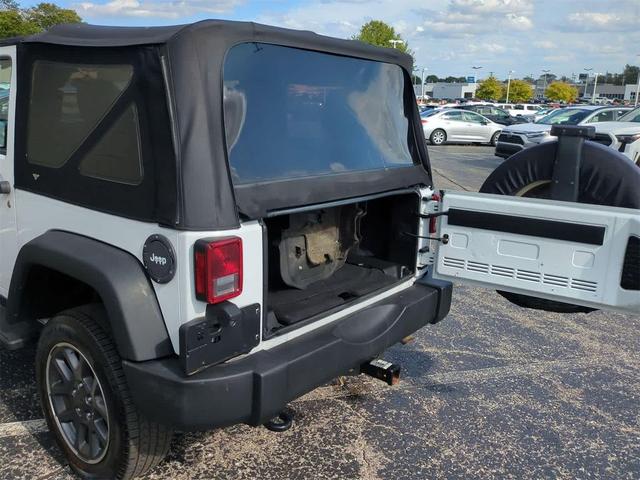 Photo of 2015 Bright White Jeep Wrangler