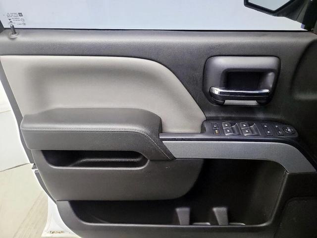 Photo of 2015 White Chevrolet Silverado 1500