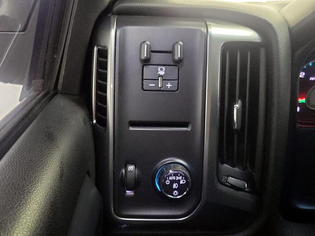 Photo of 2015 White Chevrolet Silverado 1500