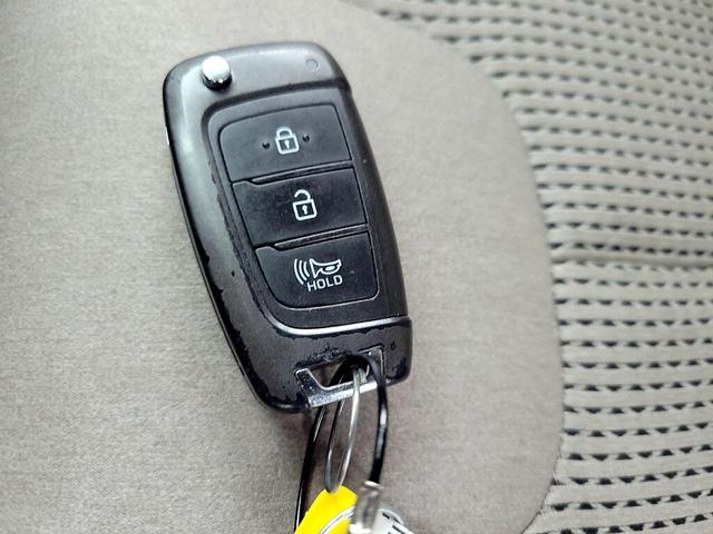 Photo of 2020 Gray Hyundai SANTA FE