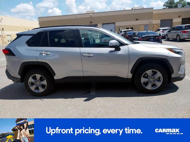 Photo of 2022 Silver Toyota RAV4