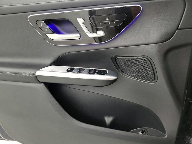 Photo of 2023 Blue Mercedes-Benz GLC 300