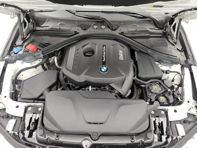 Photo of 2018 White BMW 330