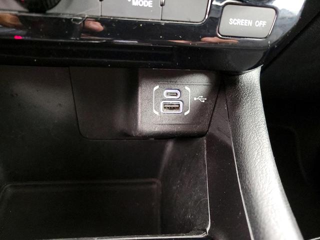 Photo of 2023 White Jeep Compass