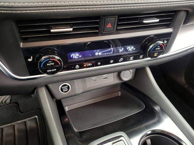 Photo of 2023 Gray Nissan Rogue