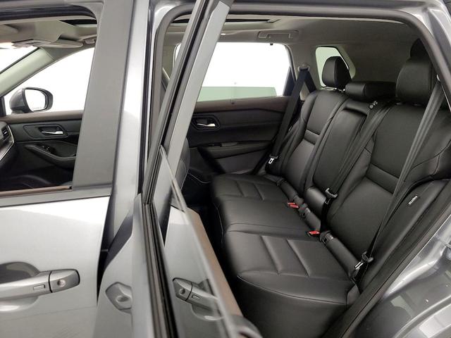 Photo of 2023 Gray Nissan Rogue