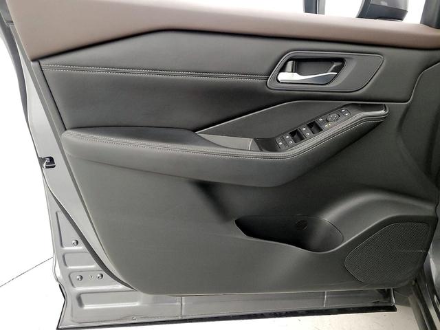 Photo of 2023 Gray Nissan Rogue