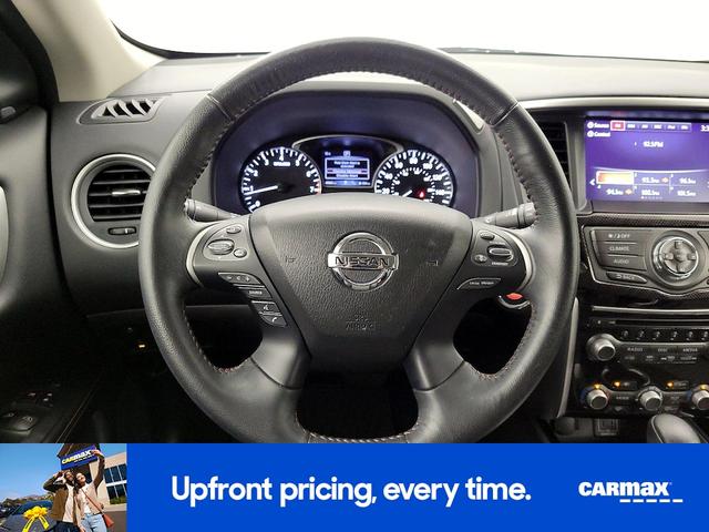 Photo of 2020 White Nissan Pathfinder