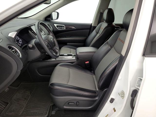 Photo of 2020 White Nissan Pathfinder