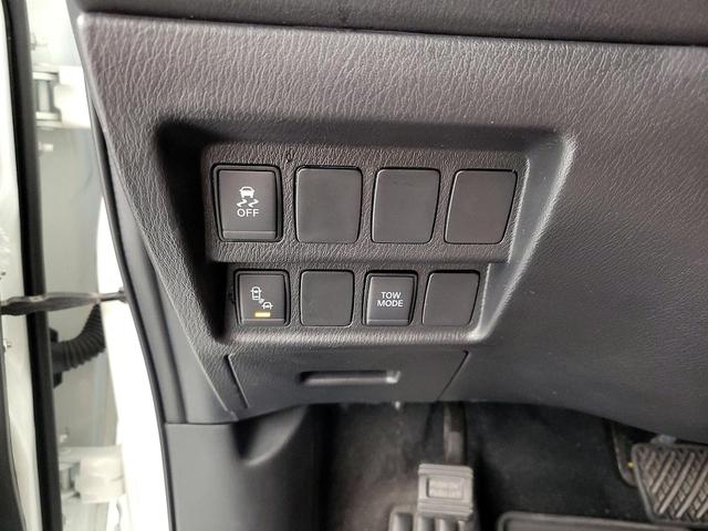 Photo of 2020 White Nissan Pathfinder