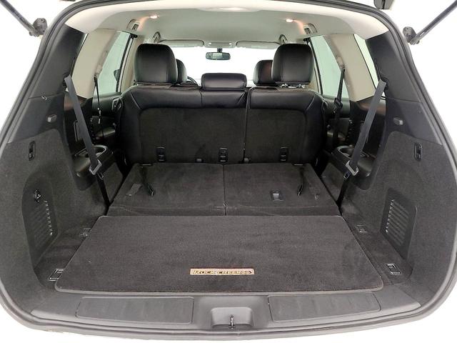 Photo of 2020 White Nissan Pathfinder