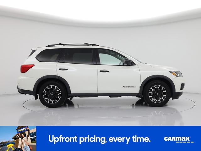 Photo of 2020 White Nissan Pathfinder