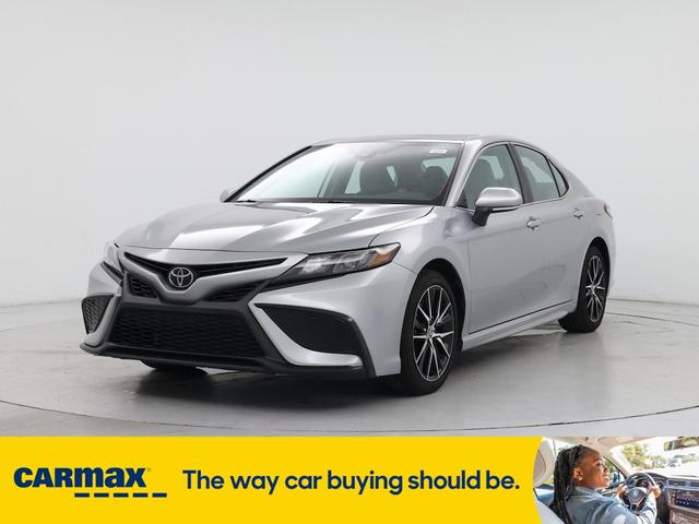 Photo of 2023 Silver Toyota Camry