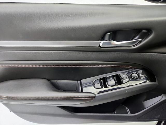Photo of 2023 Gray Nissan Altima