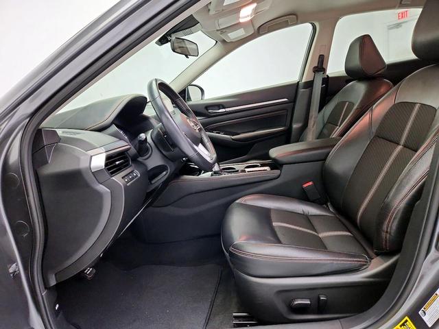 Photo of 2023 Gray Nissan Altima