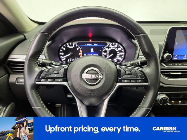Photo of 2023 Gray Nissan Altima