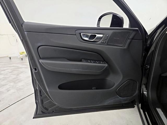 Photo of 2021 Black Volvo XC60