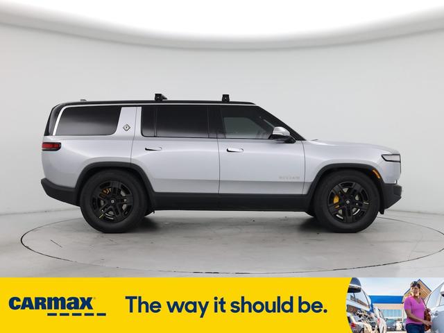 Photo of 2023 Silver Rivian R1S