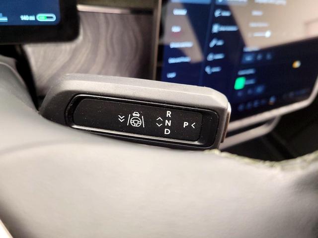 Photo of 2023 Silver Rivian R1S