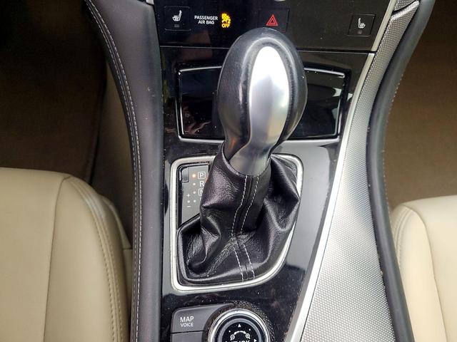 Photo of 2014 White INFINITI Q50
