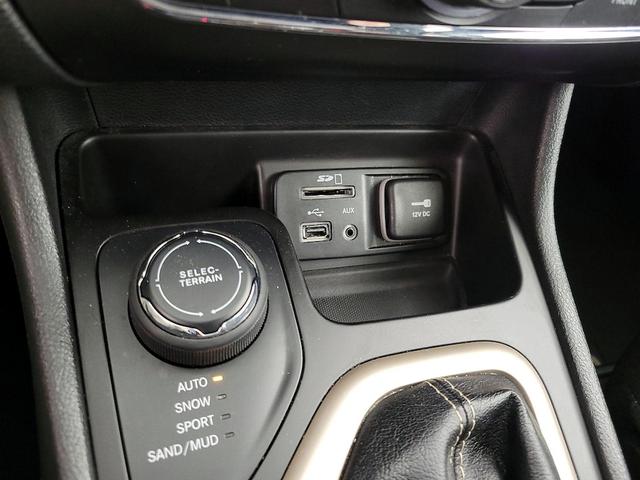 Photo of 2017 Black Jeep Cherokee