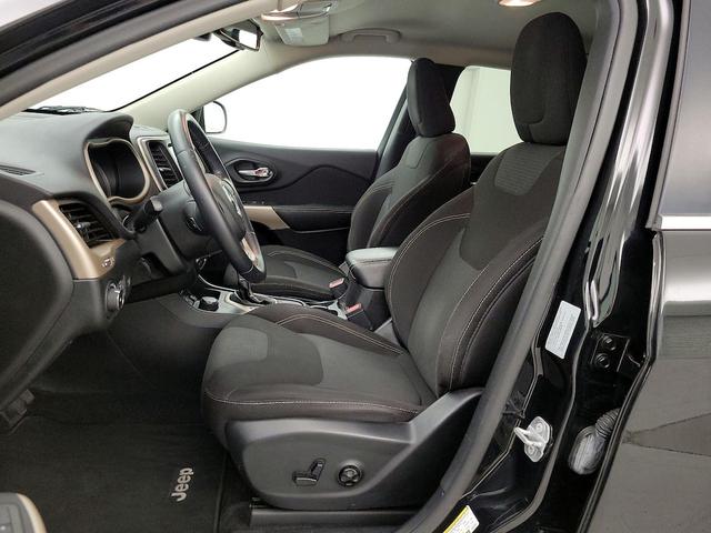 Photo of 2017 Black Jeep Cherokee
