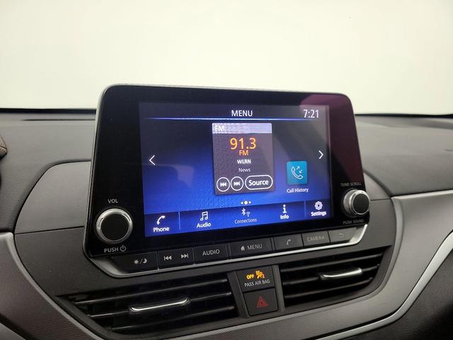 Photo of 2023 Blue Nissan Altima