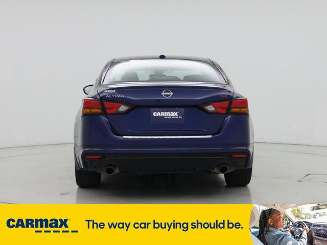 Photo of 2023 Blue Nissan Altima