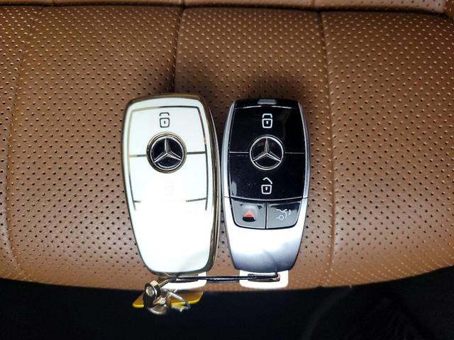 Photo of 2018 White Mercedes-Benz E-Class