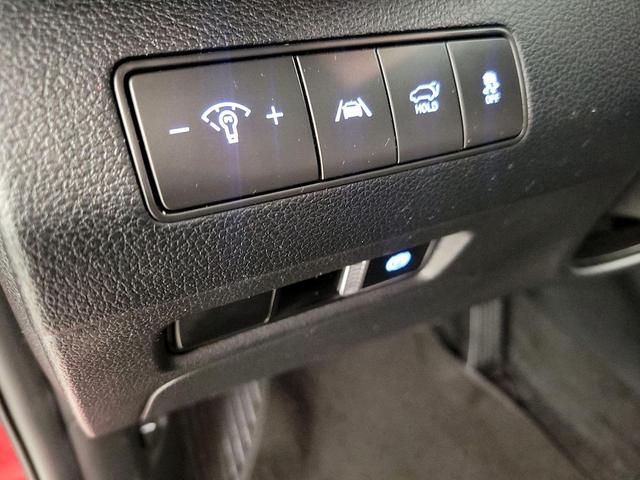 Photo of 2023 Red Hyundai SANTA FE