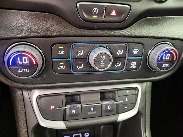 Photo of 2022 White GMC Terrain