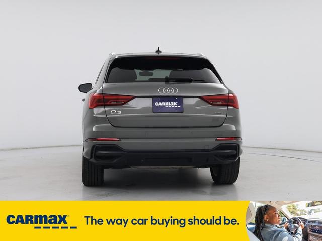 Photo of 2020 Gray Audi Q3