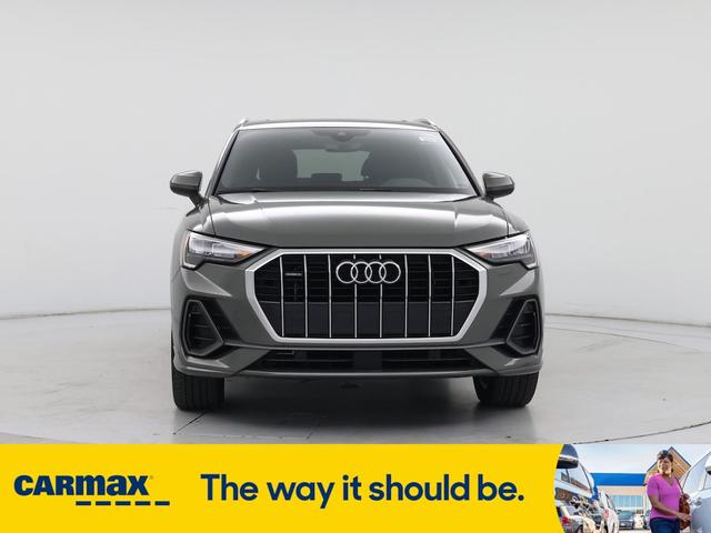 Photo of 2020 Gray Audi Q3
