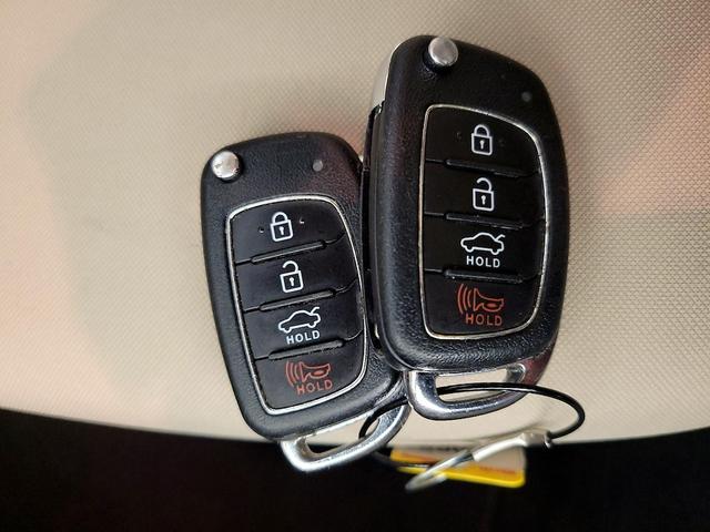 Photo of 2019 Black Hyundai SONATA