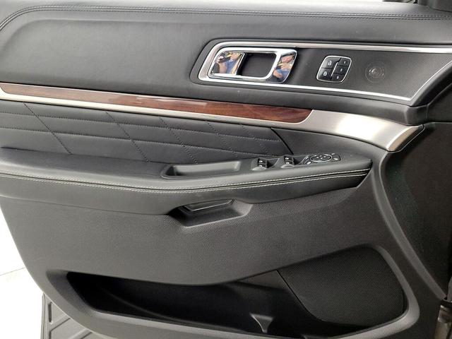 Photo of 2017 Gray Ford Explorer